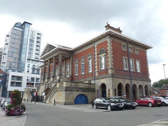 The Old Custom House